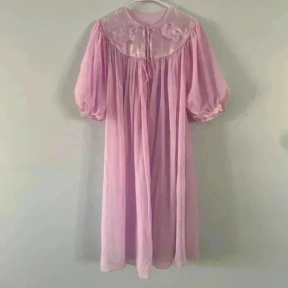 Vintage 1950s Sheer Pink Robe/Cape Chiffon Mid Length Ballon Sleeves Size Medium - Picture 1 of 10